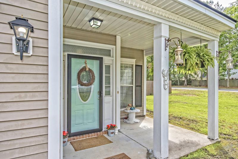 202 Hastings Dr, Goose Creek, SC 29445