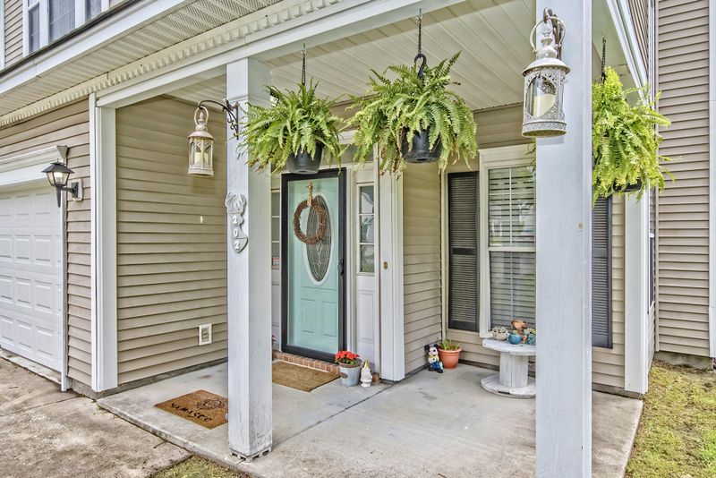 202 Hastings Dr, Goose Creek, SC 29445