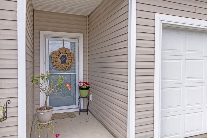 535 Nandina Dr, Goose Creek, SC 29445