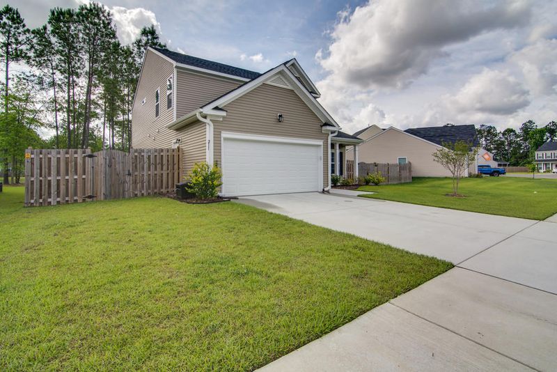 211 Alpine Rd, Summerville, SC 29485