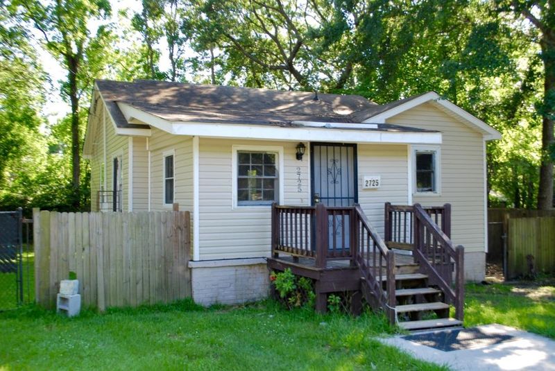 2725 Constitution Ave, North Charleston, SC 29405