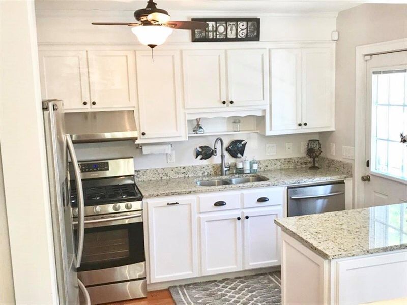 84 Colleton Dr, Charleston, SC 29407