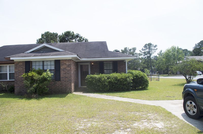 7775 Suzanne Dr, North Charleston, SC 29418