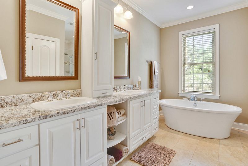 2084 Rookery Ln, Charleston, SC 29414
