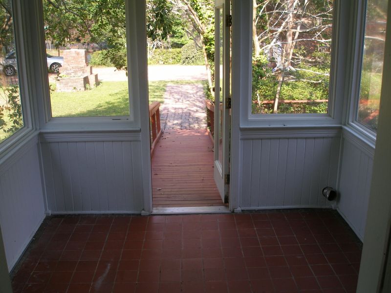 145 W Carolina Ave, Summerville, SC 29483