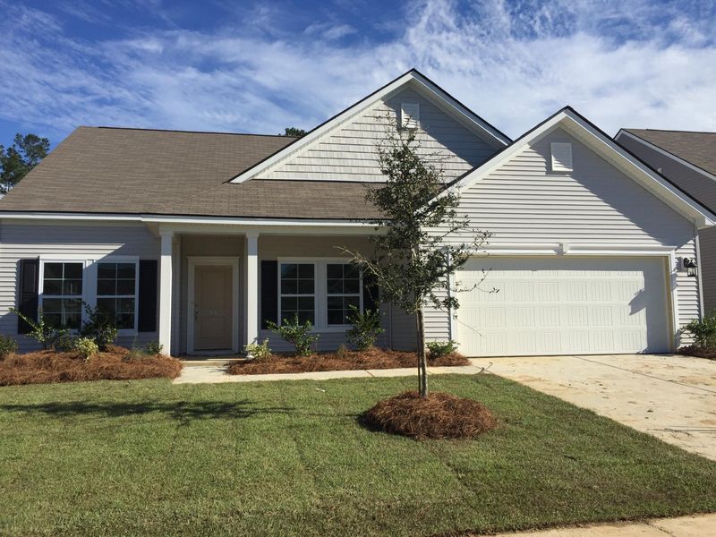 140 Firethorn Dr, Goose Creek, SC 29445