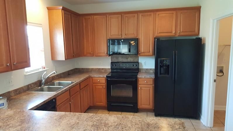 561 Pleasant Side Dr, Moncks Corner, SC 29461