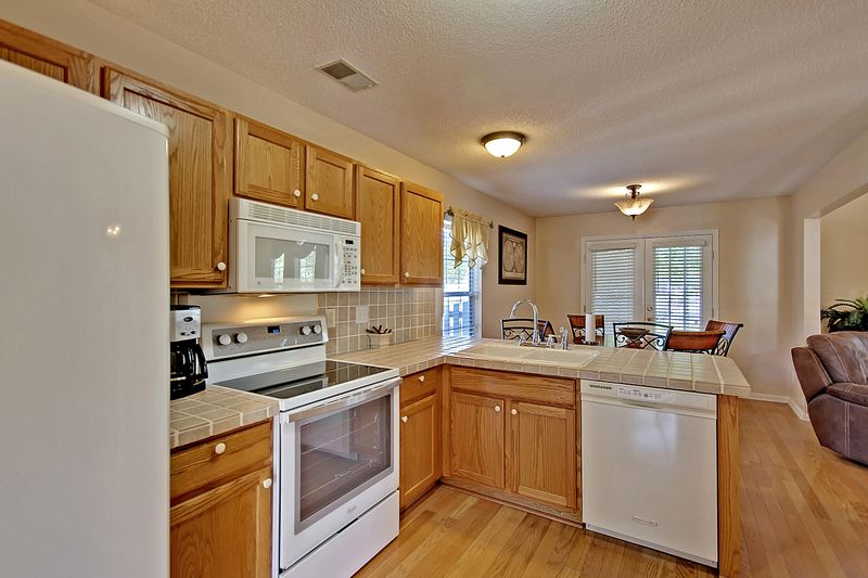 144 Hearthstone Cir, Goose Creek, SC 29445