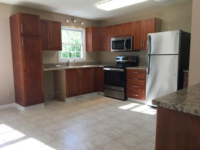 1231 Springhill Rd, Hanahan, SC 29410