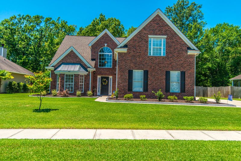 166 Thousand Oaks Cir, Goose Creek, SC 29445