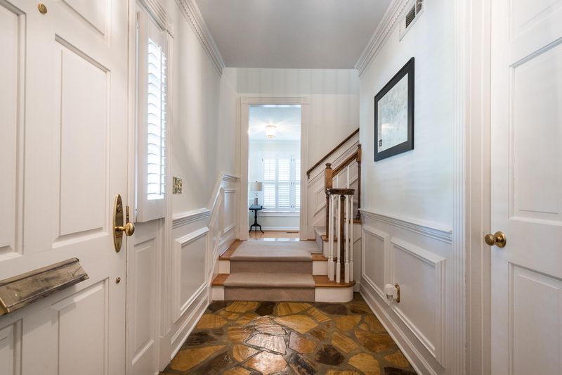 207 William St, Mount Pleasant, SC 29464