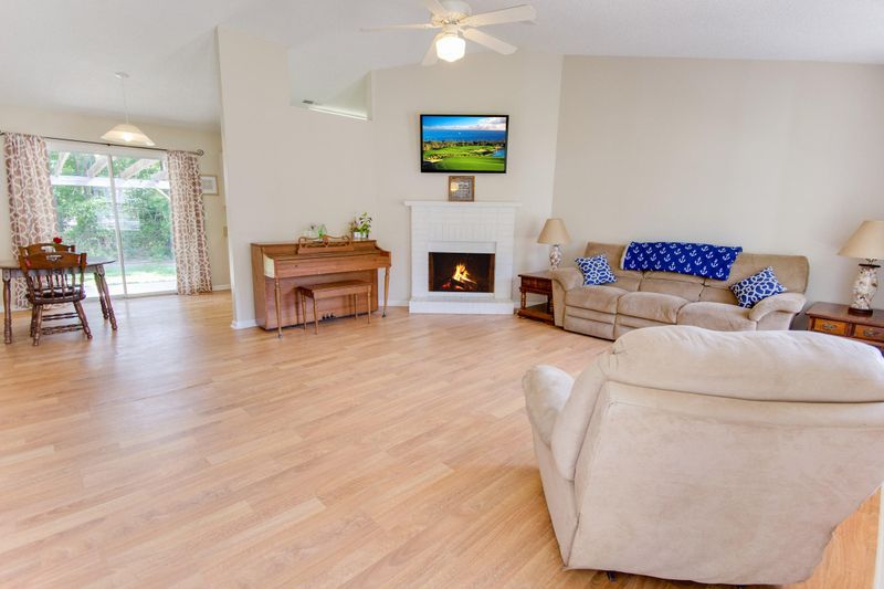 132 Jigsaw Rd, Summerville, SC 29485