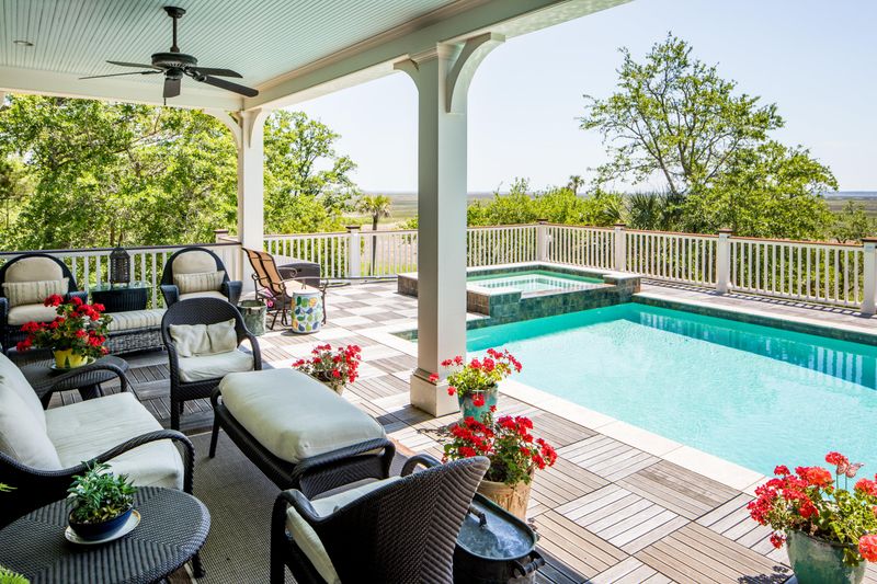 4233 Longmarsh Rd, Awendaw, SC 29429