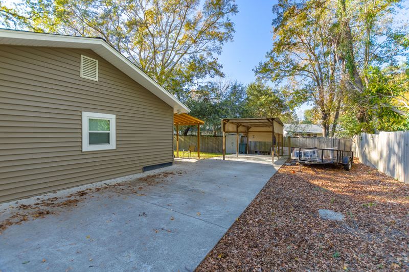 1013 Little John Dr, Charleston, SC 29407