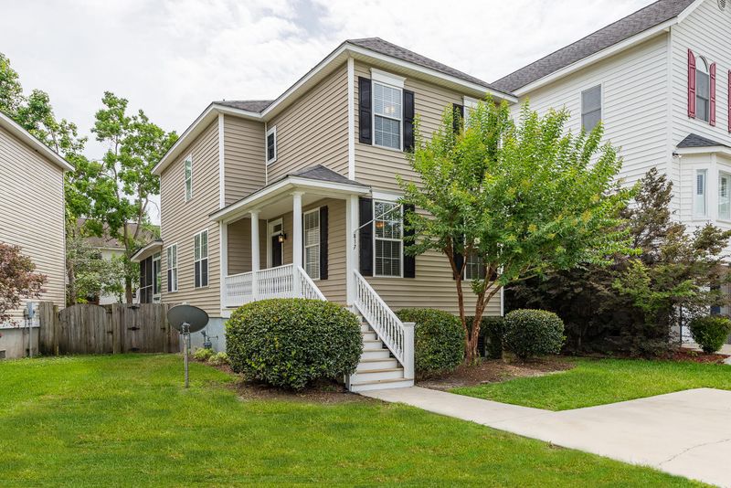 817 Harbor Place Dr, Charleston, SC 29412