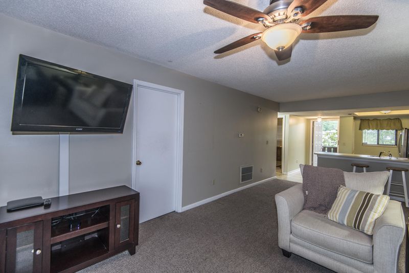 2182 Bees Ferry Rd #F, Charleston, SC 29414