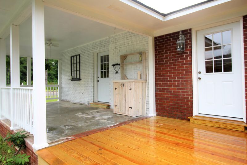246 W Main St, Harleyville, SC 29448