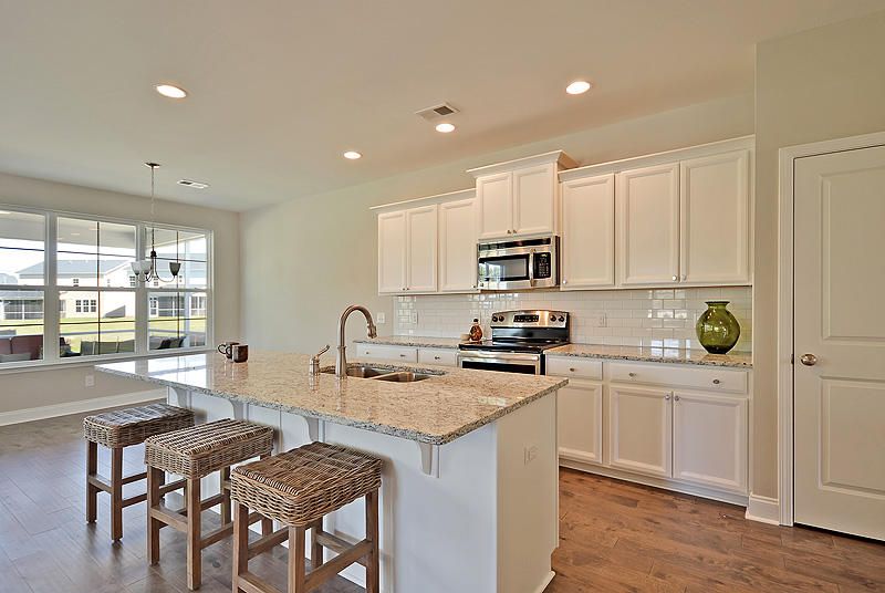 271 Palmetto Walk Dr, Summerville, SC 29483