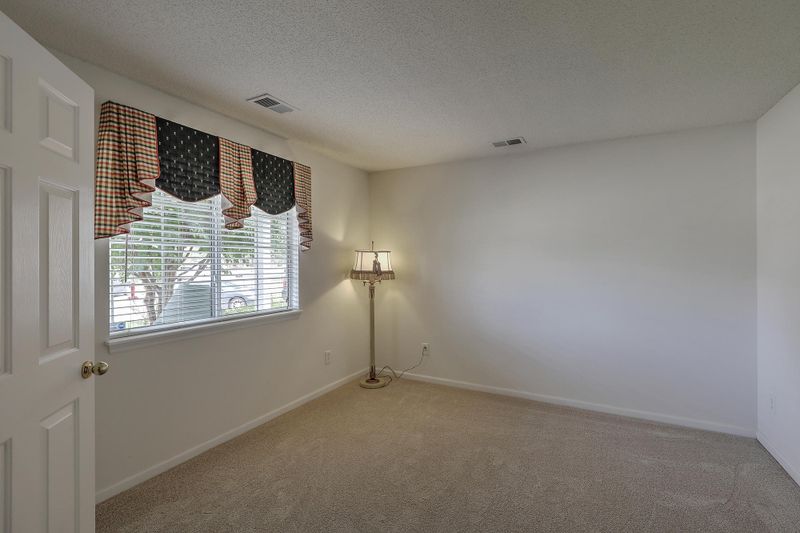 212 Ponderosa Dr, Ladson, SC 29456