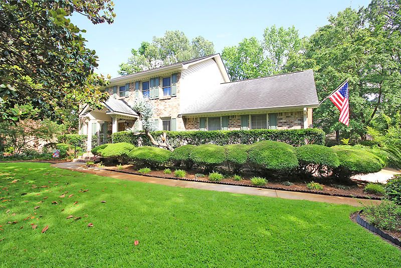 1677 Seignious Dr, Charleston, SC 29407