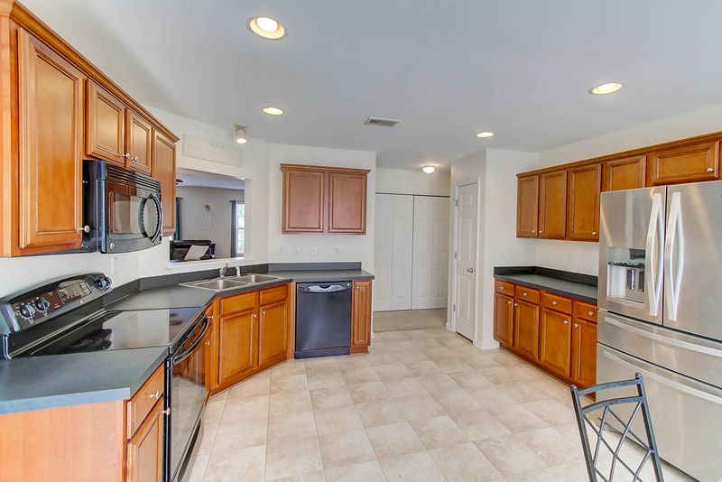 326 Brickhope Ln, Goose Creek, SC 29445