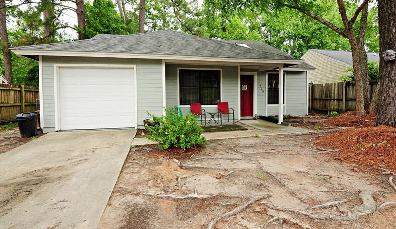 1238 Maryland Dr, Ladson, SC 29456