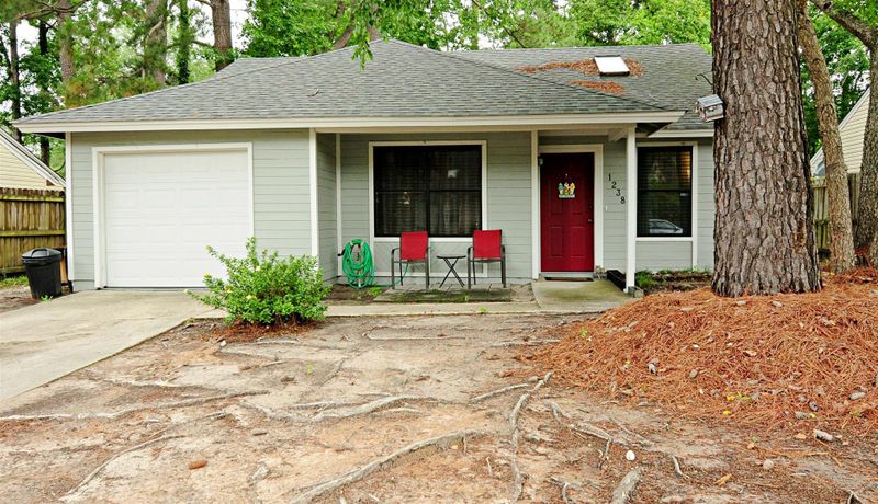 1238 Maryland Dr, Ladson, SC 29456