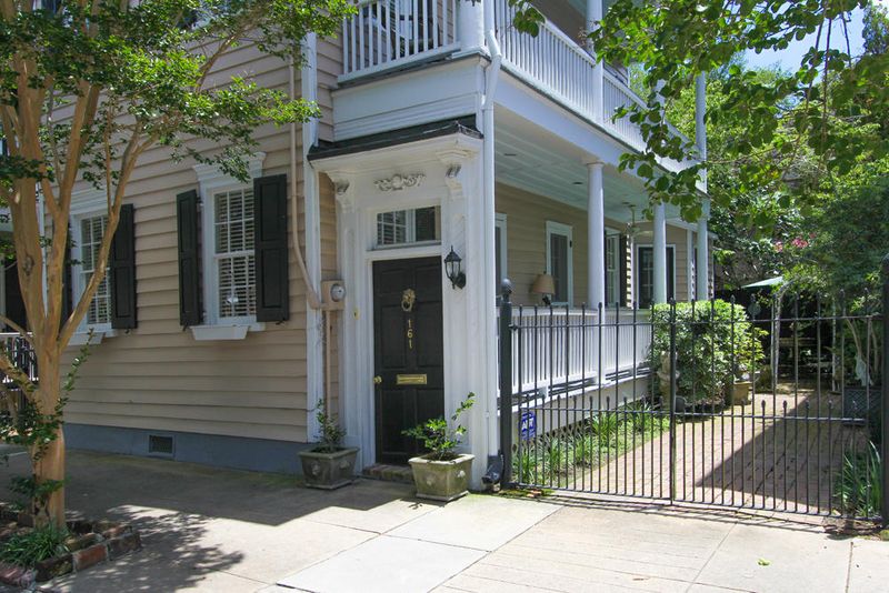 161 Queen St, Charleston, SC 29401