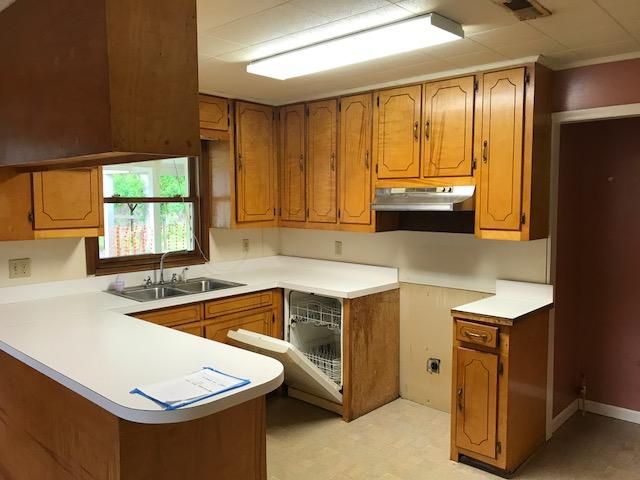 175 Ravenell Dr, Saint Stephen, SC 29479