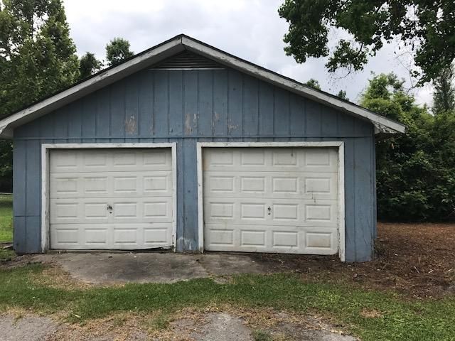 175 Ravenell Dr, Saint Stephen, SC 29479