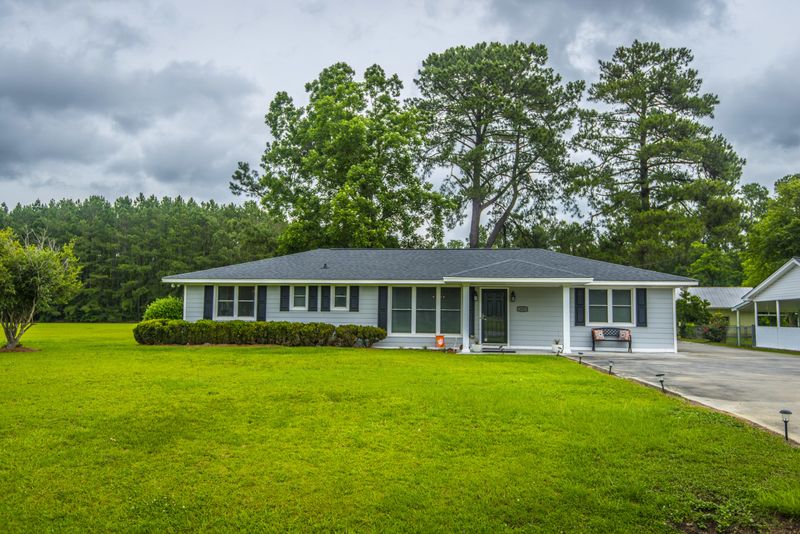392 W Main St, Harleyville, SC 29448