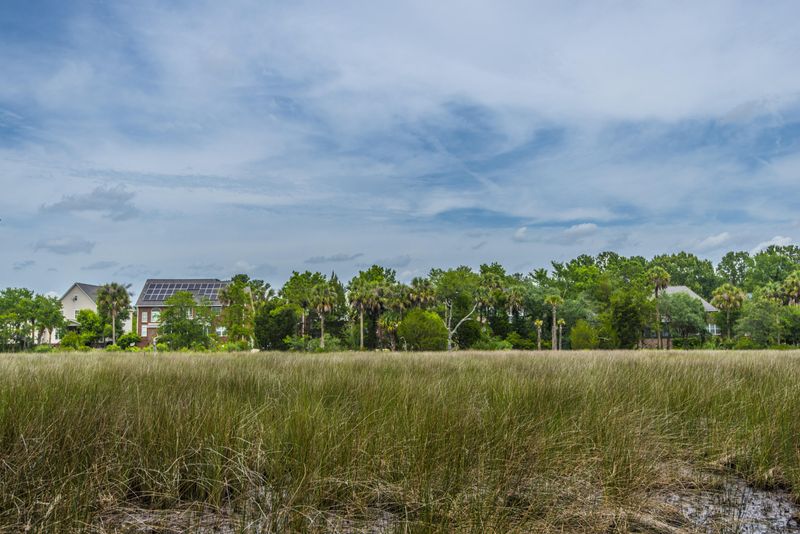 1947 Palmetto Isle Dr, Mount Pleasant, SC 29466