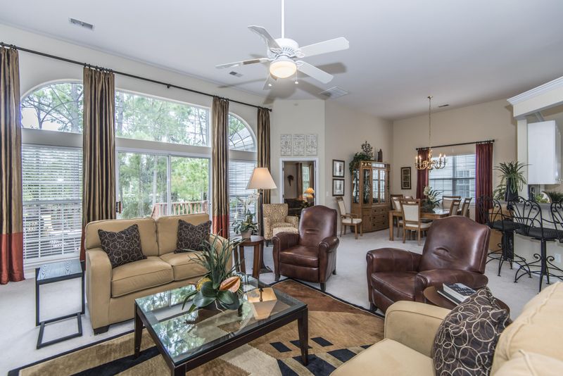 1947 Palmetto Isle Dr, Mount Pleasant, SC 29466