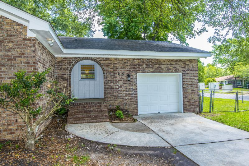 125 Terry Ave, Summerville, SC 29485