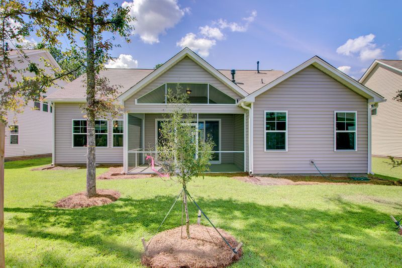 611 Kilarney Rd, Summerville, SC 29483
