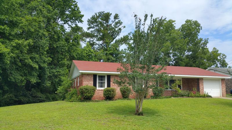 5 Middlesex Ave, Goose Creek, SC 29445