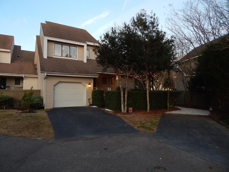 814 Harbor Place Dr, Charleston, SC 29412