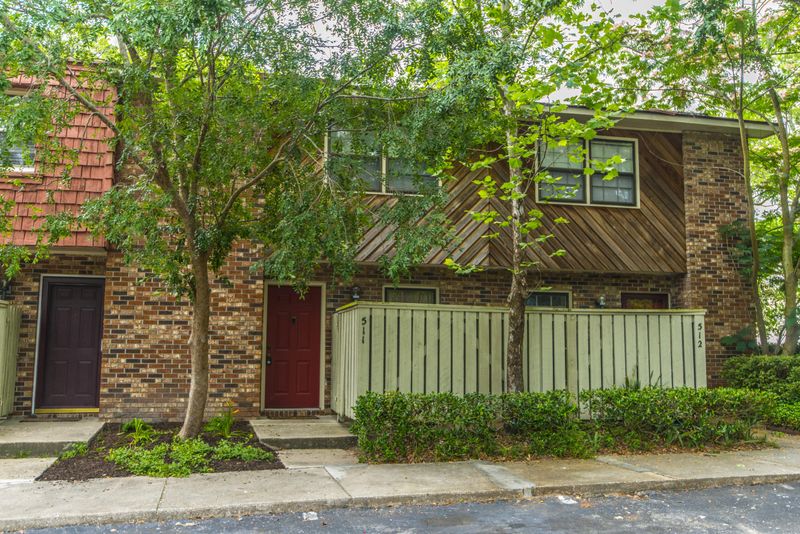 511 Saint Charles Ct, Charleston, SC 29407