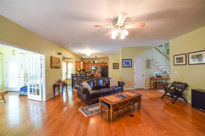 8712 Laurel Grove Ln, Charleston, SC 29420