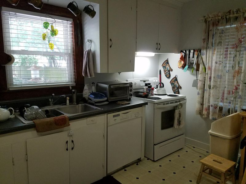 1720 Jessamine Rd, Charleston, SC 29407