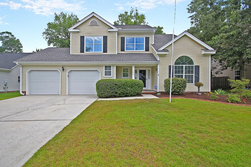 207 Smithfield Ave, Summerville, SC 29485