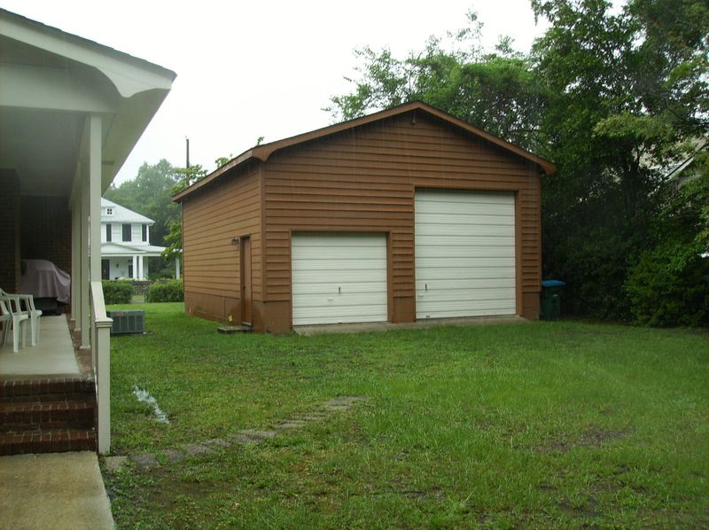 703 W Richardson Ave, Summerville, SC 29483