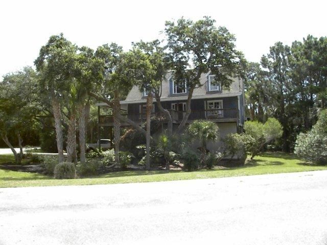 303 Shadow Race Ln, Folly Beach, SC 29439