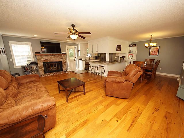 201 Travelers Rest Blvd, Summerville, SC 29485