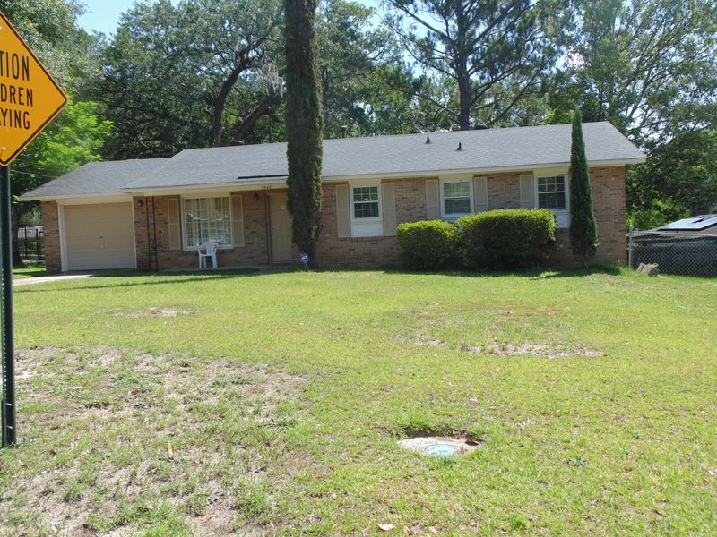 7646 Desmond Ave, North Charleston, SC 29418