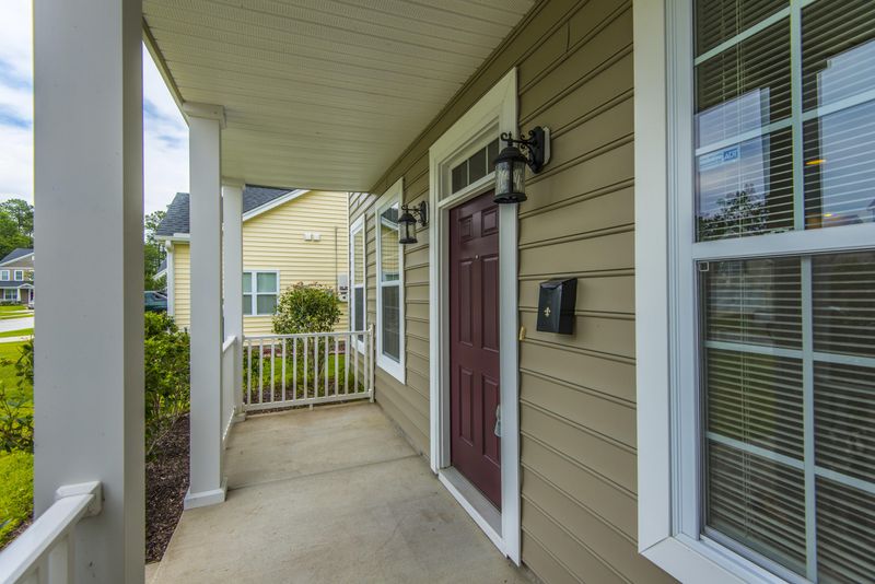 8004 Seastar Ln, Hanahan, SC 29410