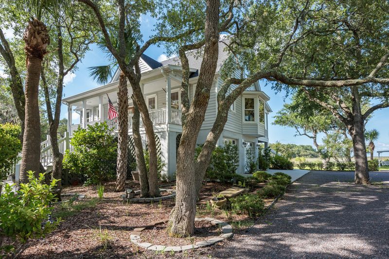 49 Old Oyster Ln, Edisto Island, SC 29438