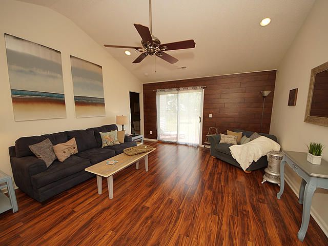 5058 Thornton Dr, Summerville, SC 29485