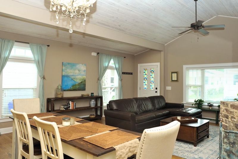 8 Dingle, Charleston, SC 29403