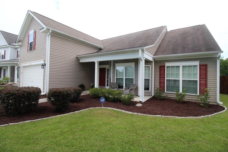 7512 Hawks Cir, Hanahan, SC 29410